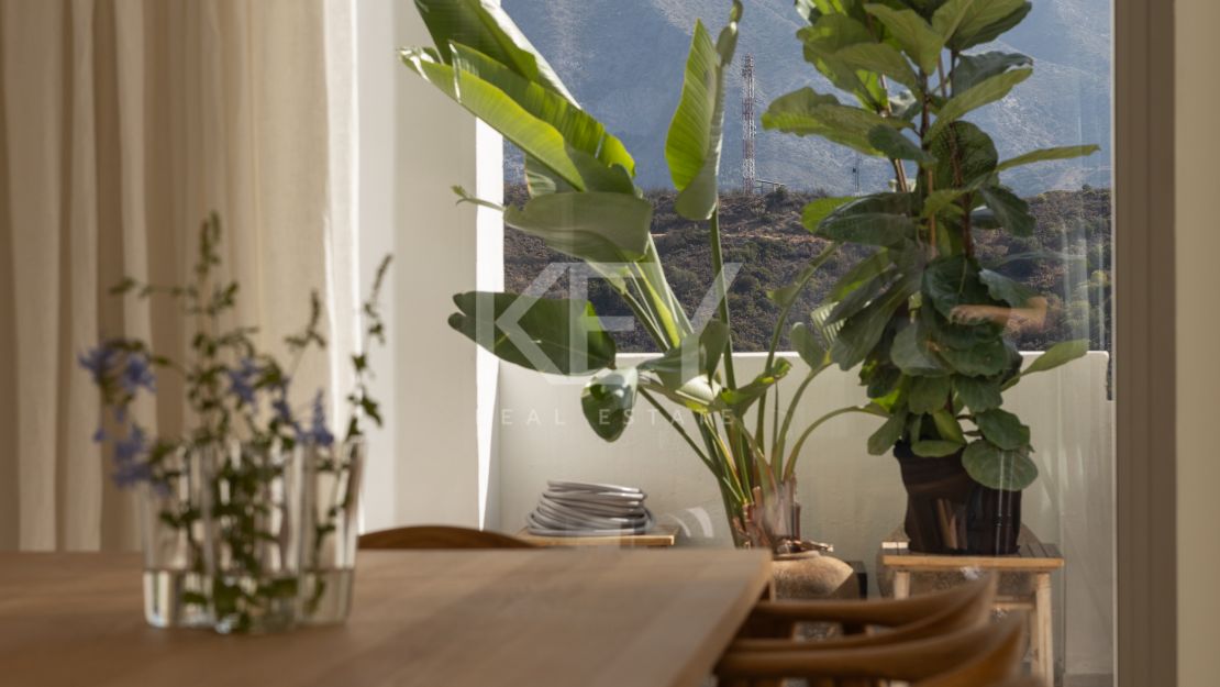 Private Corner Duplex Penthouse with Villa-Like Privacy & Panoramic Sea Views