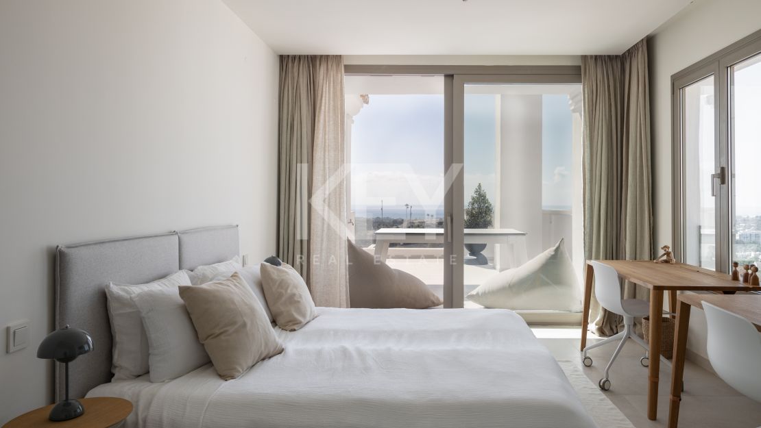 Private Corner Duplex Penthouse with Villa-Like Privacy & Panoramic Sea Views