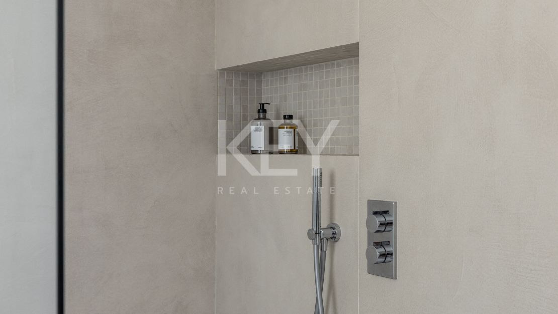 Private Corner Duplex Penthouse with Villa-Like Privacy & Panoramic Sea Views