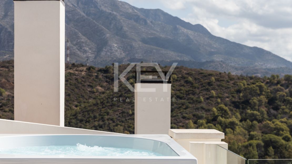 Private Corner Duplex Penthouse with Villa-Like Privacy & Panoramic Sea Views