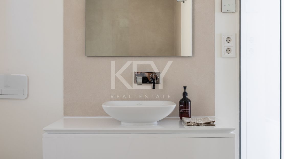 Private Corner Duplex Penthouse with Villa-Like Privacy & Panoramic Sea Views