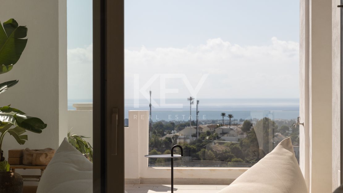 Private Corner Duplex Penthouse with Villa-Like Privacy & Panoramic Sea Views