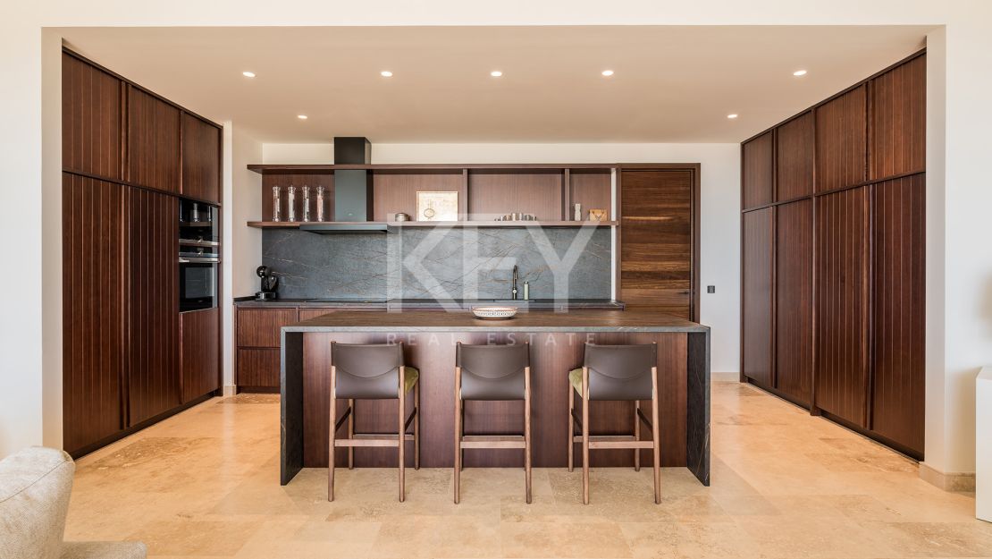 Modern Luxury Apartment with Garden in Finca Cortesin, Casares