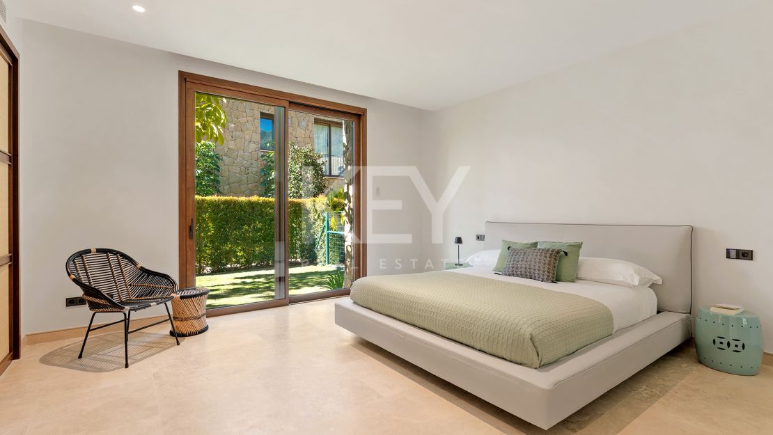 Modern Luxury Apartment with Garden in Finca Cortesin, Casares