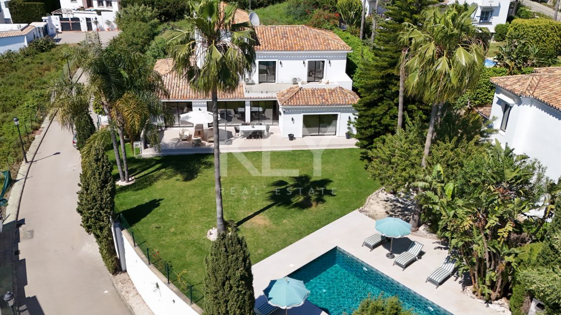 Вилла  на продажу  в  Altos del Paraiso, Бенахавис