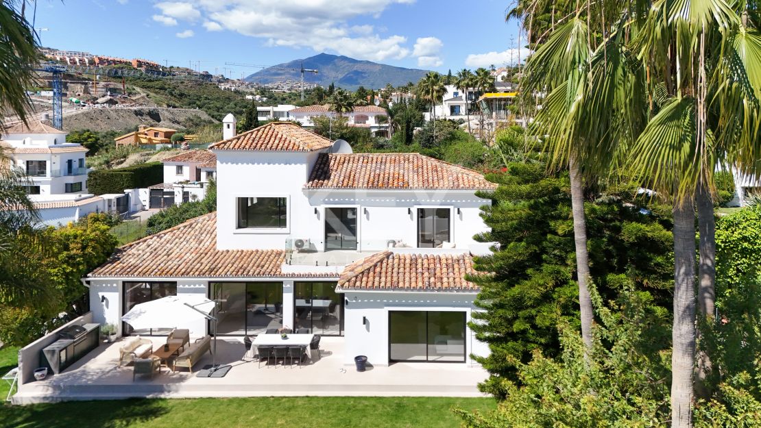 Вилла  на продажу  в  Altos del Paraiso, Бенахавис