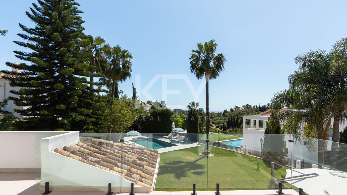 Вилла  на продажу  в  Altos del Paraiso, Бенахавис