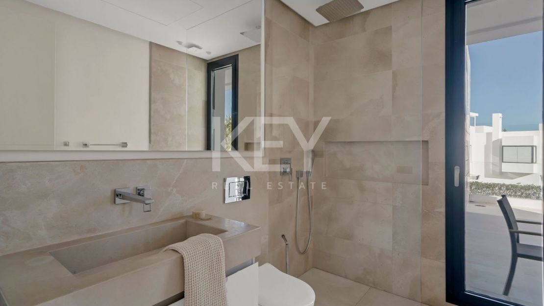 Luxury Villa on Marbella Golden Mile near the beach and Puente Romano Beach Resort