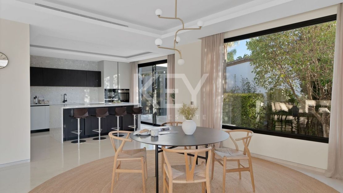 Luxury Villa on Marbella Golden Mile near the beach and Puente Romano Beach Resort