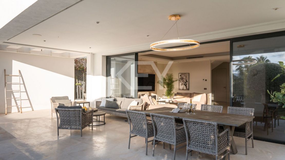 Luxury Villa on Marbella Golden Mile near the beach and Puente Romano Beach Resort