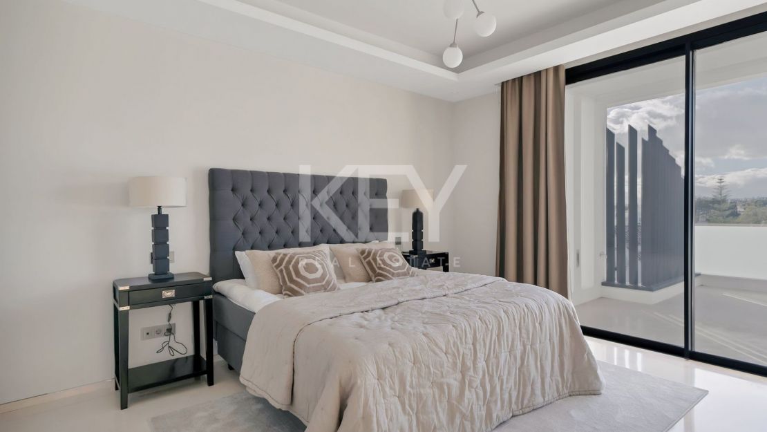 Luxury Villa on Marbella Golden Mile near the beach and Puente Romano Beach Resort