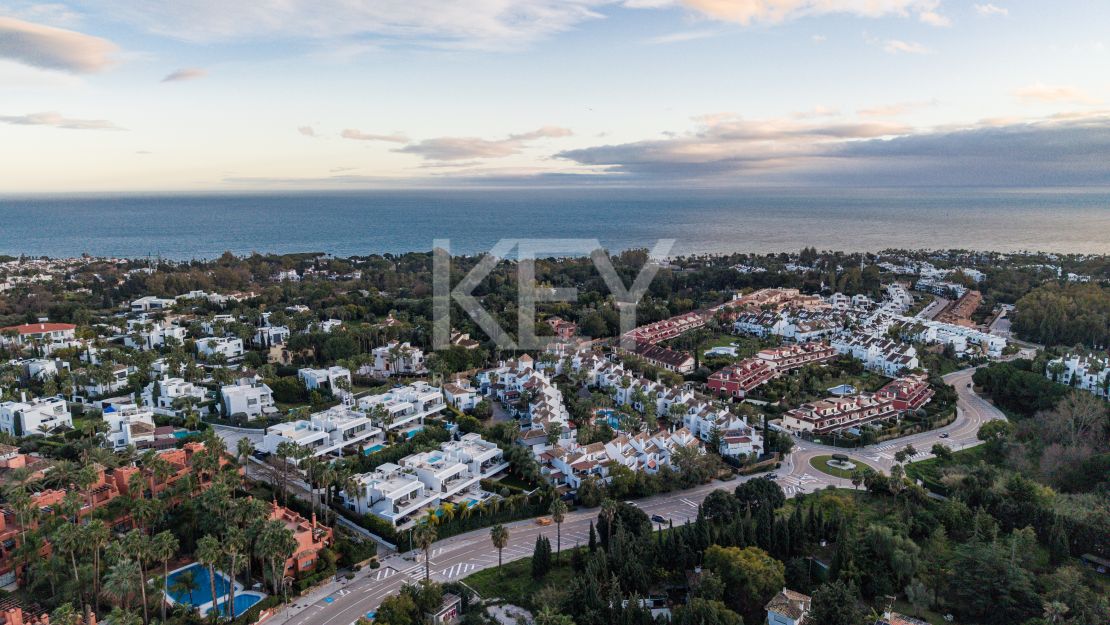 Luxury Villa on Marbella Golden Mile near the beach and Puente Romano Beach Resort