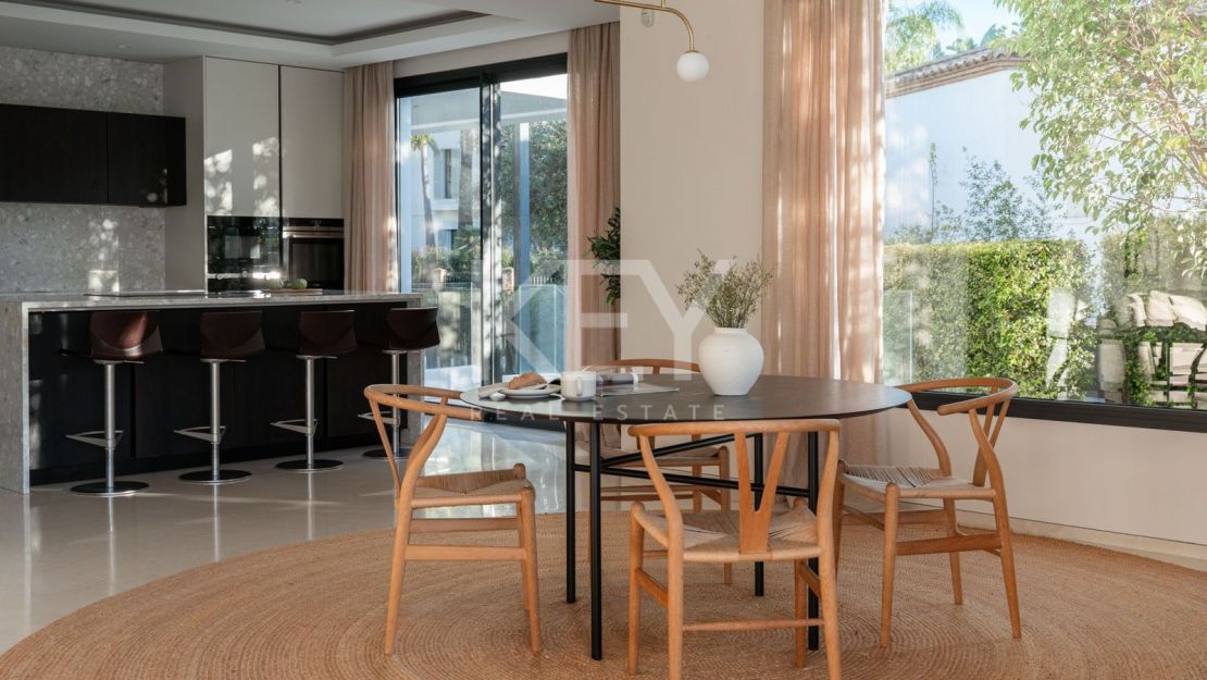 Luxury Villa on Marbella Golden Mile near the beach and Puente Romano Beach Resort