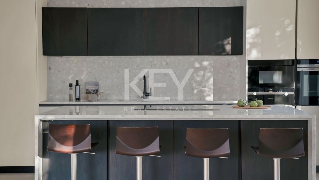 Luxury Villa on Marbella Golden Mile near the beach and Puente Romano Beach Resort