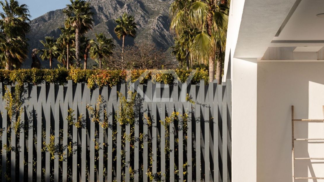 Luxury Villa on Marbella Golden Mile near the beach and Puente Romano Beach Resort