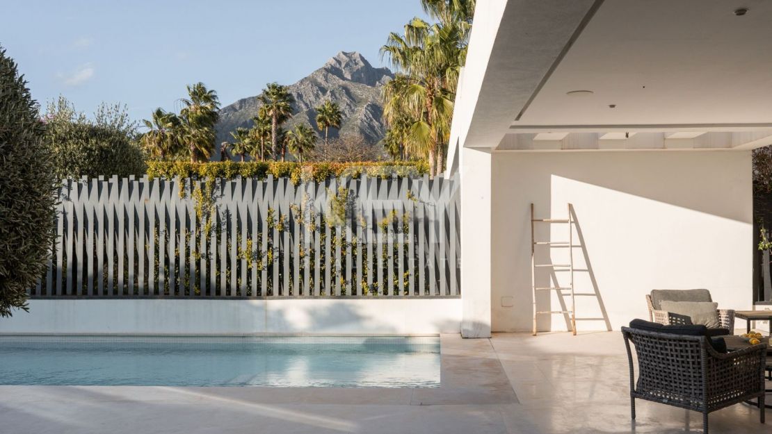 Luxury Villa on Marbella Golden Mile near the beach and Puente Romano Beach Resort