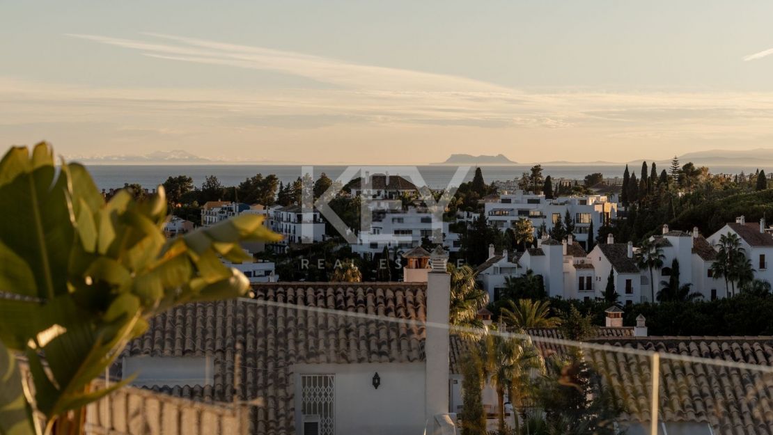 Luxury Villa on Marbella Golden Mile near the beach and Puente Romano Beach Resort