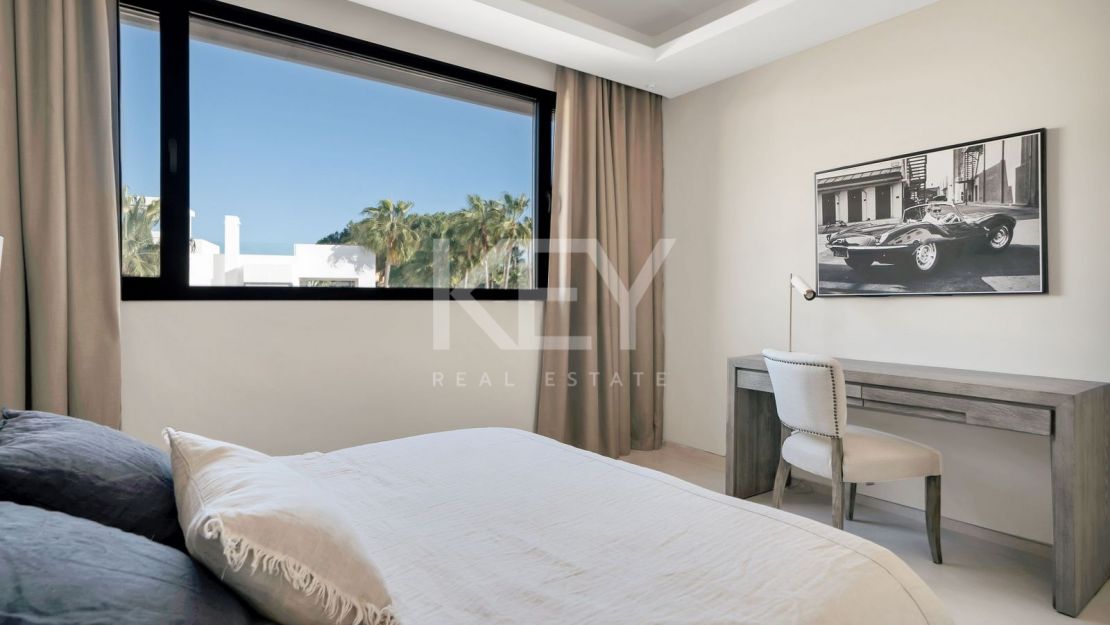 Luxury Villa on Marbella Golden Mile near the beach and Puente Romano Beach Resort