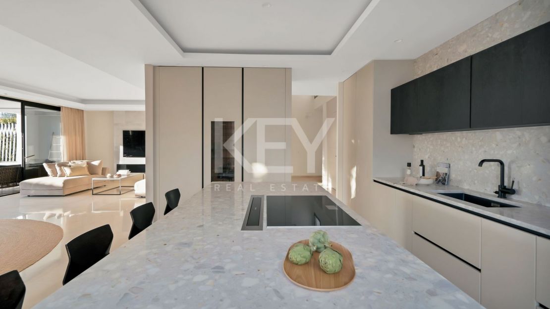 Luxury Villa on Marbella Golden Mile near the beach and Puente Romano Beach Resort