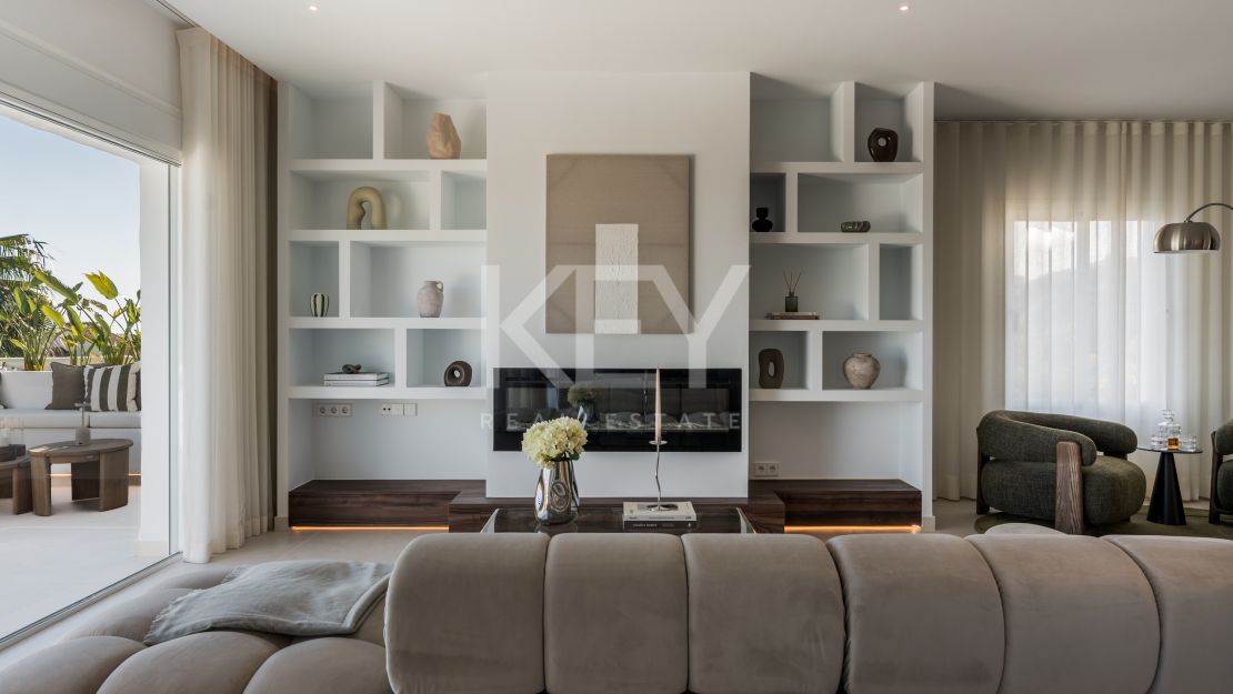 Duplex penthouse with panoramic sea views in Nueva Andalucía