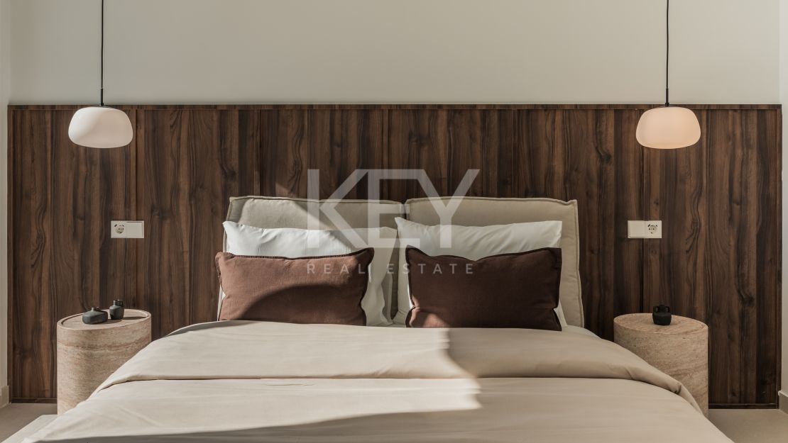 Duplex penthouse with panoramic sea views in Nueva Andalucía