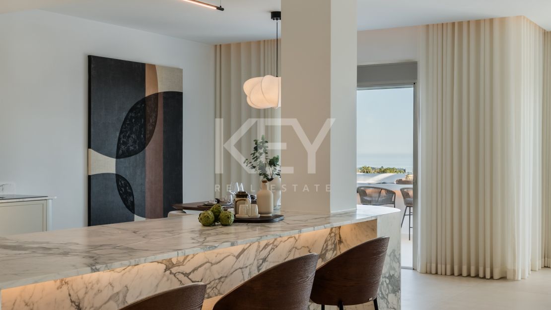 Duplex penthouse with panoramic sea views in Nueva Andalucía