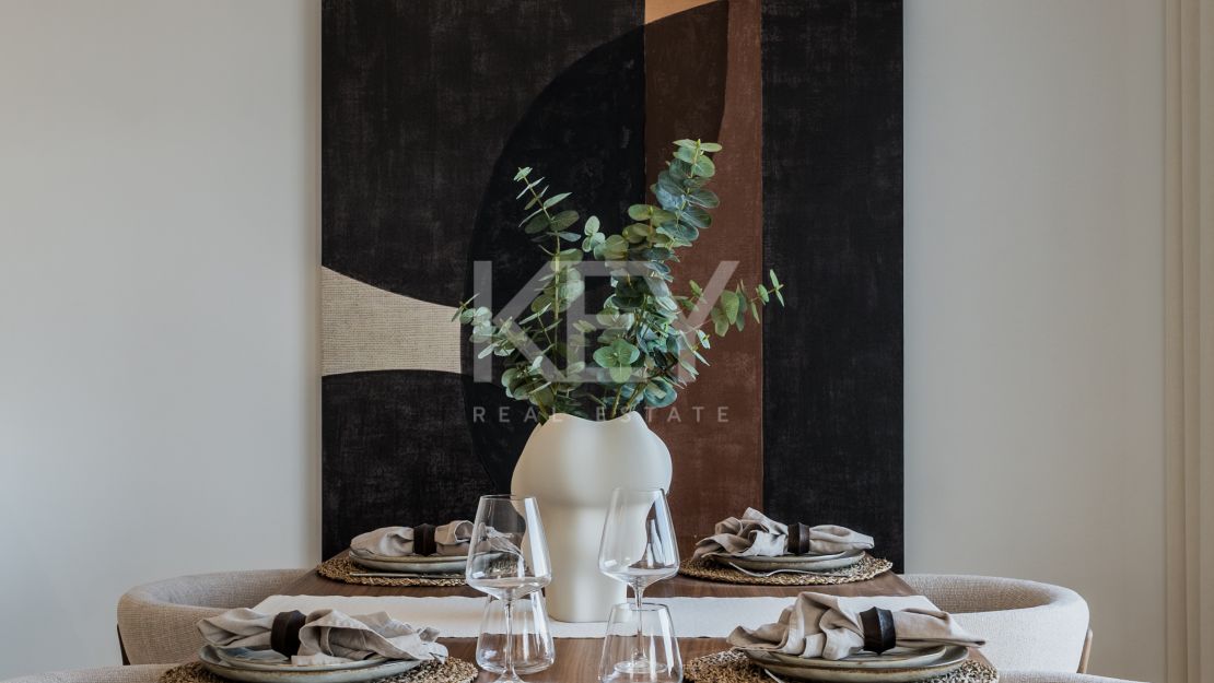 Duplex penthouse with panoramic sea views in Nueva Andalucía