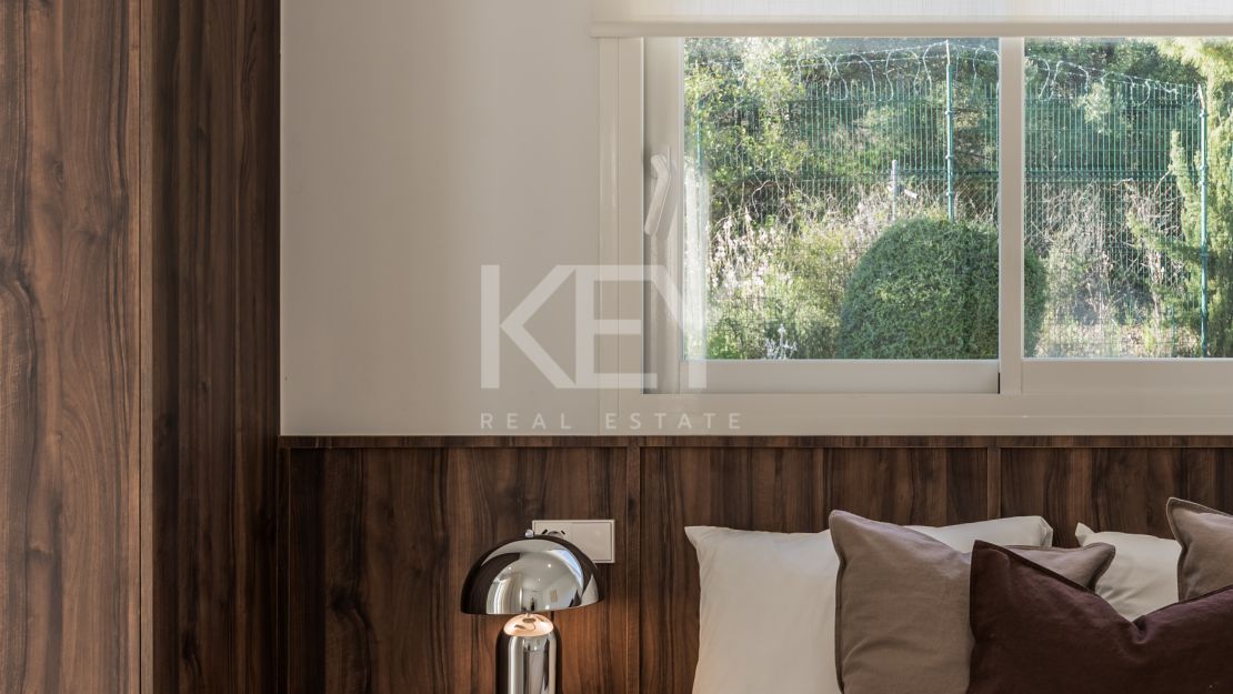 Duplex penthouse with panoramic sea views in Nueva Andalucía