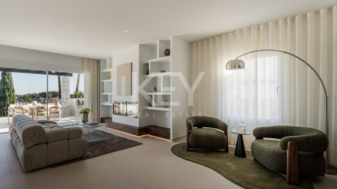 Duplex penthouse with panoramic sea views in Nueva Andalucía