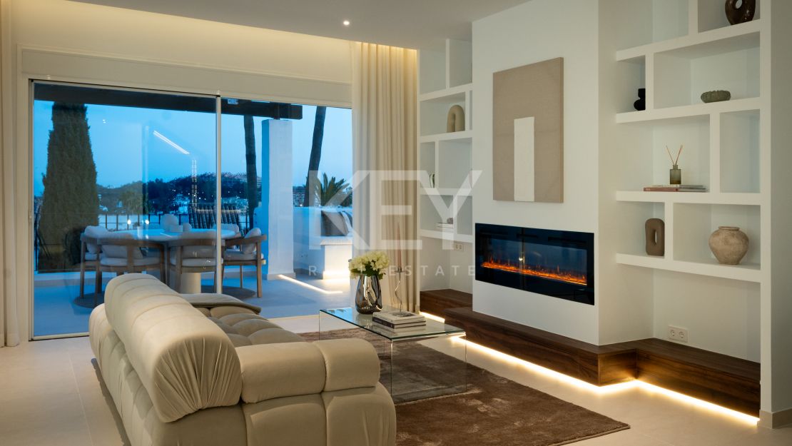 Duplex penthouse with panoramic sea views in Nueva Andalucía