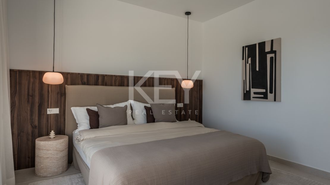 Duplex penthouse with panoramic sea views in Nueva Andalucía