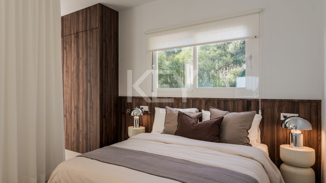 Duplex penthouse with panoramic sea views in Nueva Andalucía