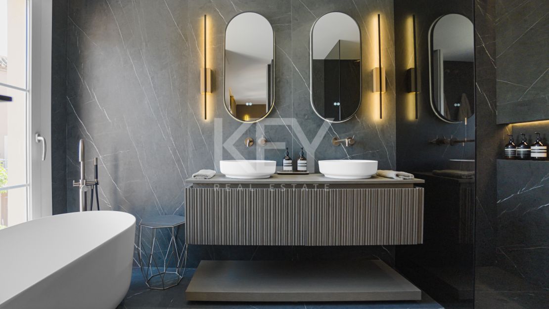 Renovated Elegant Townhouse in Benahavís