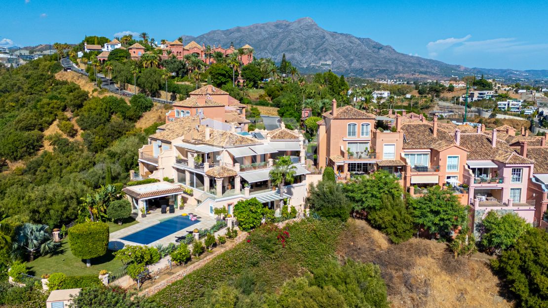 Renovated Elegant Townhouse in Benahavís