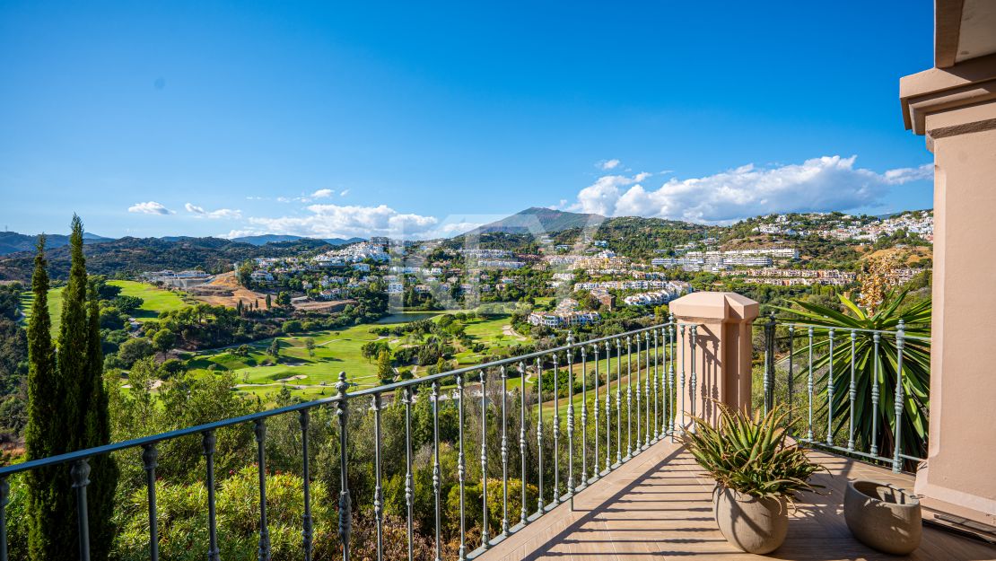 Renovated Elegant Townhouse in Benahavís