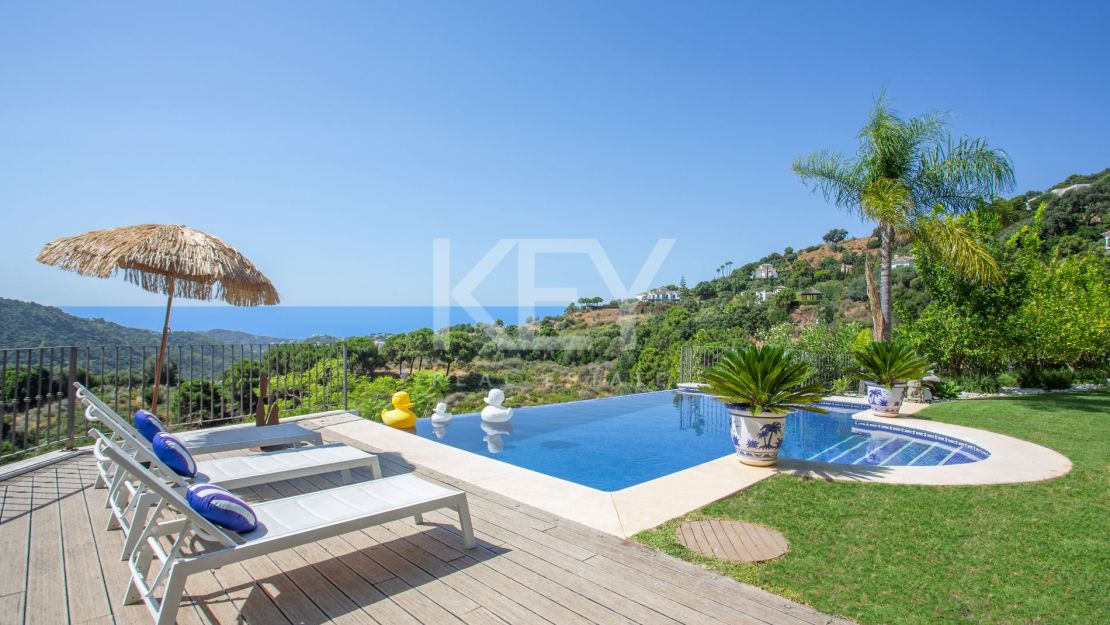 Exceptional mediterranean villa with panoramic sea views in Monte Mayor, Benahavís