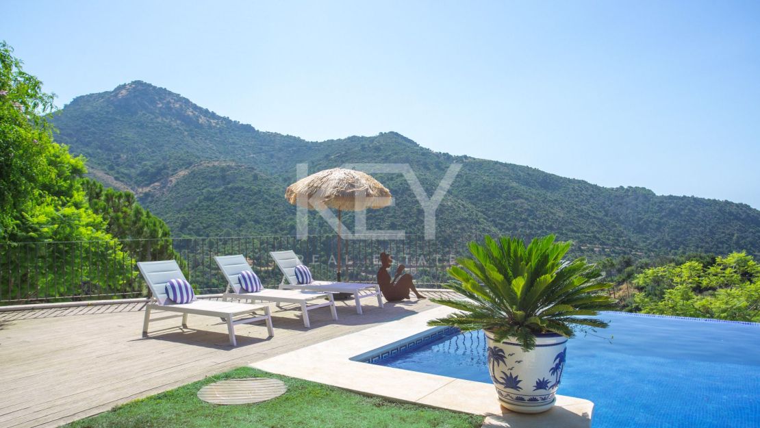 Exceptional mediterranean villa with panoramic sea views in Monte Mayor, Benahavís