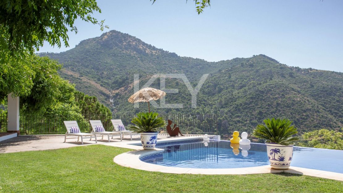 Exceptional mediterranean villa with panoramic sea views in Monte Mayor, Benahavís