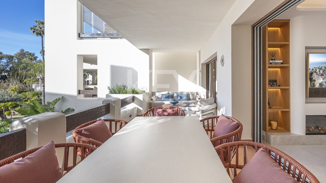 Increíble Apartamento con Vistas Abiertas al Mar en Estepona