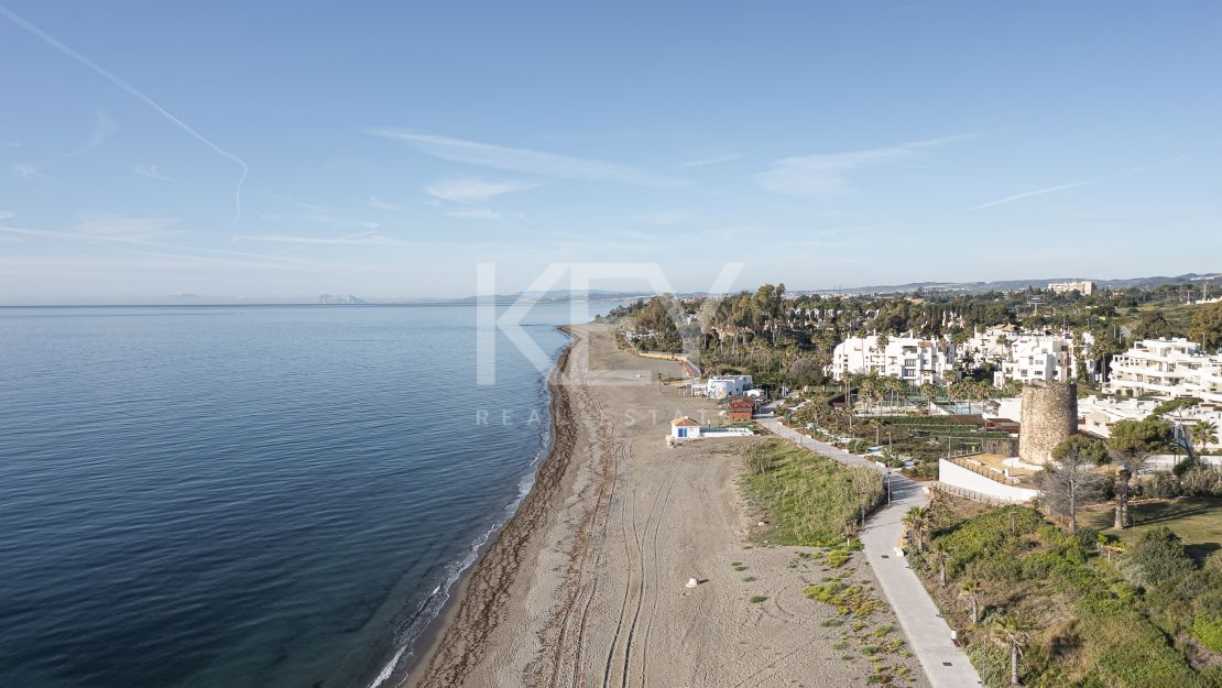Increíble Apartamento con Vistas Abiertas al Mar en Estepona