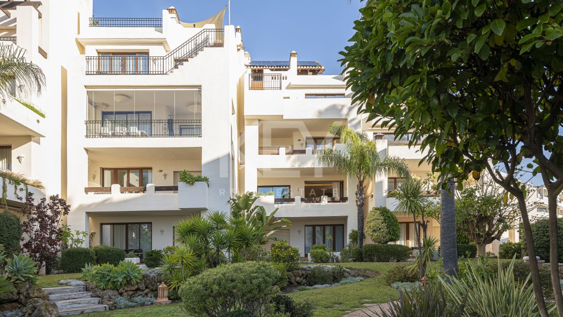 Increíble Apartamento con Vistas Abiertas al Mar en Estepona