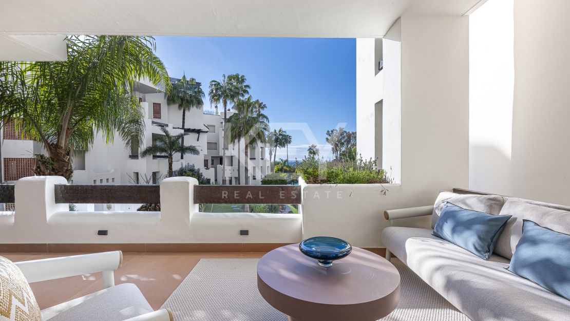 Increíble Apartamento con Vistas Abiertas al Mar en Estepona