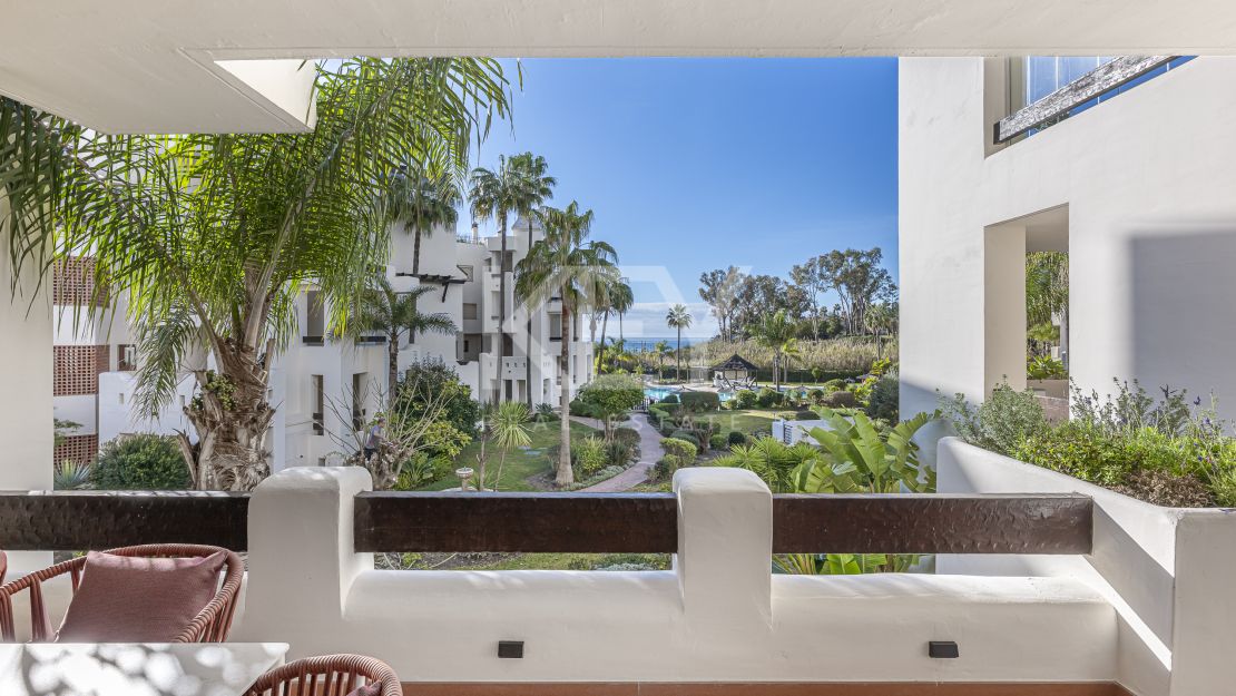 Increíble Apartamento con Vistas Abiertas al Mar en Estepona