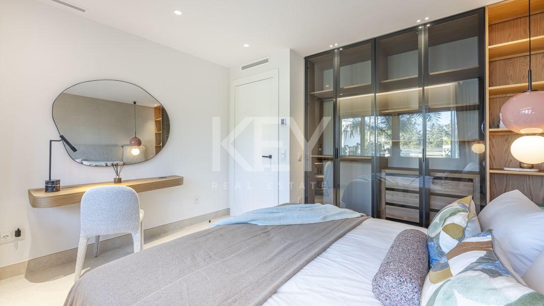 Increíble Apartamento con Vistas Abiertas al Mar en Estepona