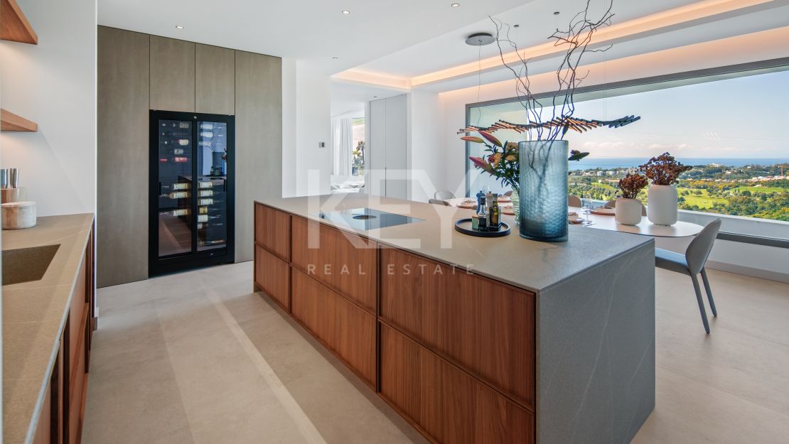 Modern Villa with Panoramic Sea Views in Marbella East