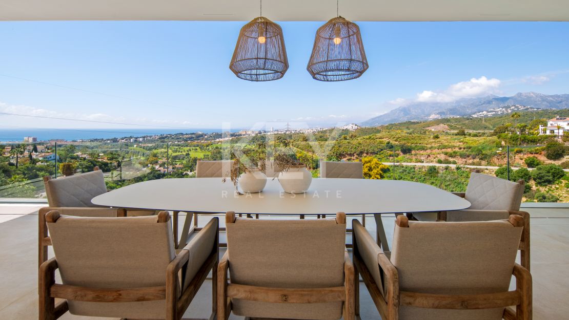 Modern Villa with Panoramic Sea Views in Marbella East