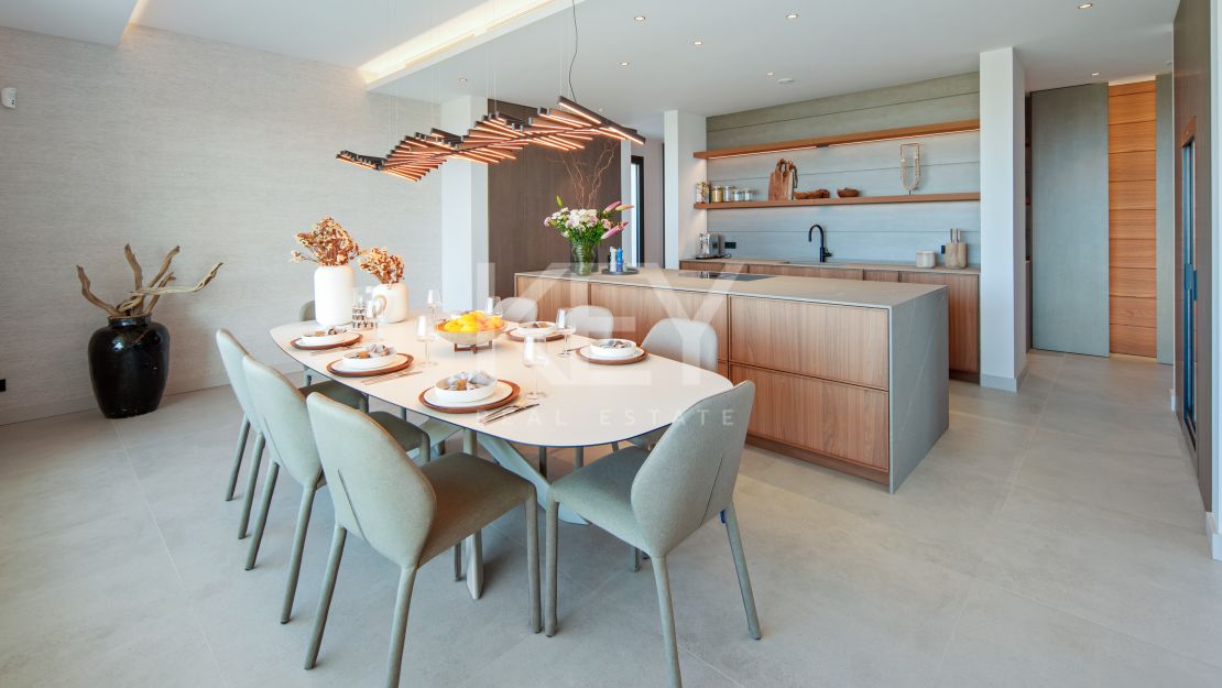 Modern Villa with Panoramic Sea Views in Marbella East