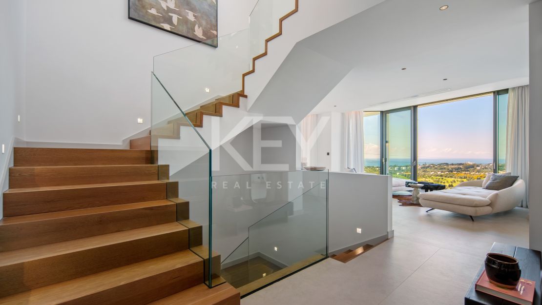 Modern Villa with Panoramic Sea Views in Marbella East