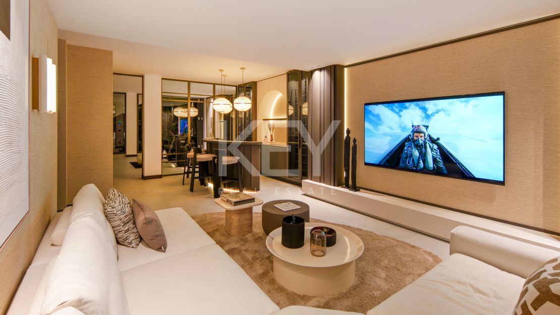 Modern Villa with Panoramic Sea Views in Marbella East