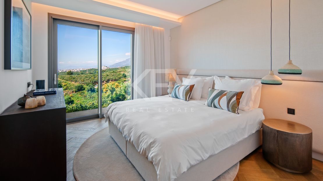 Modern Villa with Panoramic Sea Views in Marbella East